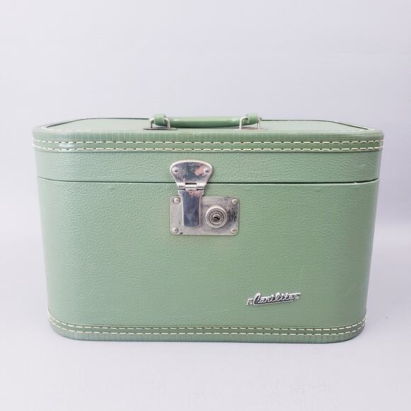 Vintage ‘70s Carilite Hard Shell Train Case Makeup Avocado Green No Key - Picture 2 of 14